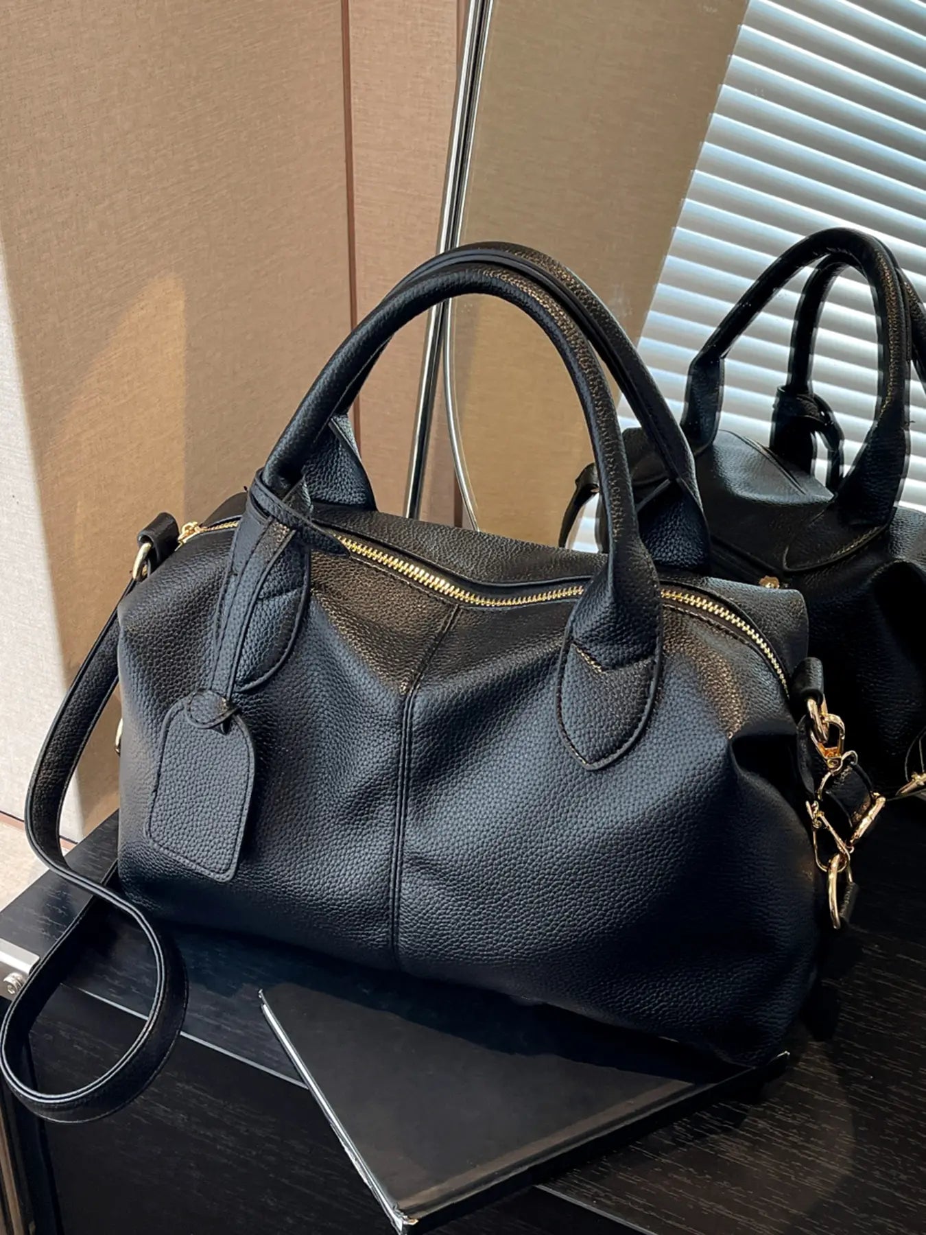 Women's Retro Textured Domed Crossbody Bag, Soft PU Leather Casual Shoulder Tote, Versatile Commuter Handbag for Daily Use and and Various Occasions, Simple Solid Color Pillow Bag, Handbag Shoulder Purse, Chic Crossbody Bag